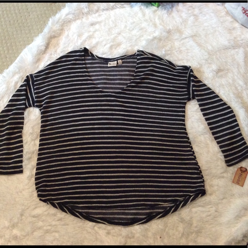 NWT Mudd light weight hi lo sweater Size Large